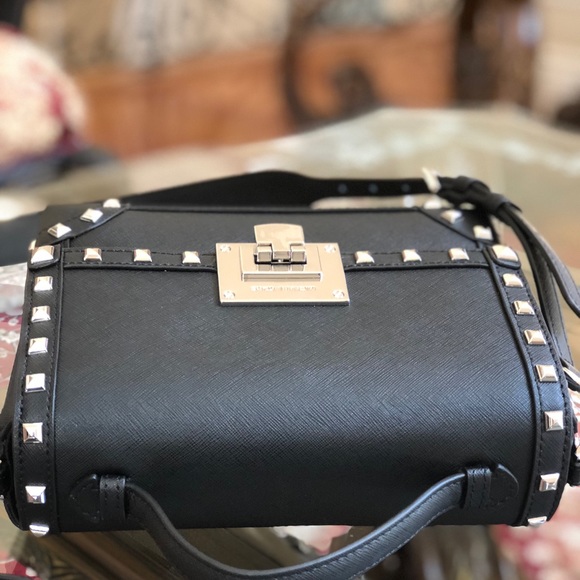 Authentic Michael Kors Tina studded satchel - Picture 4 of 8